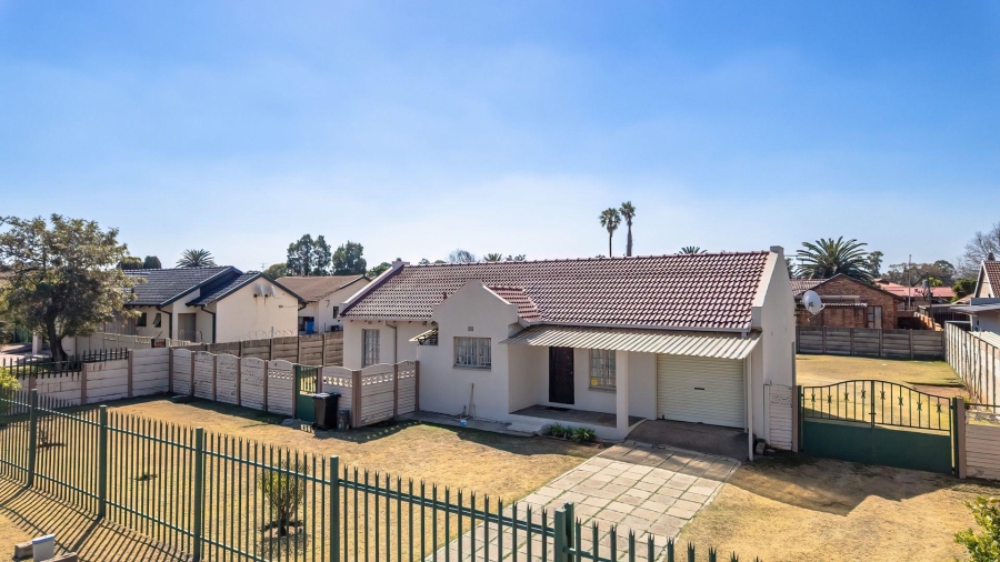 3 Bedroom Property for Sale in Rynsoord Gauteng