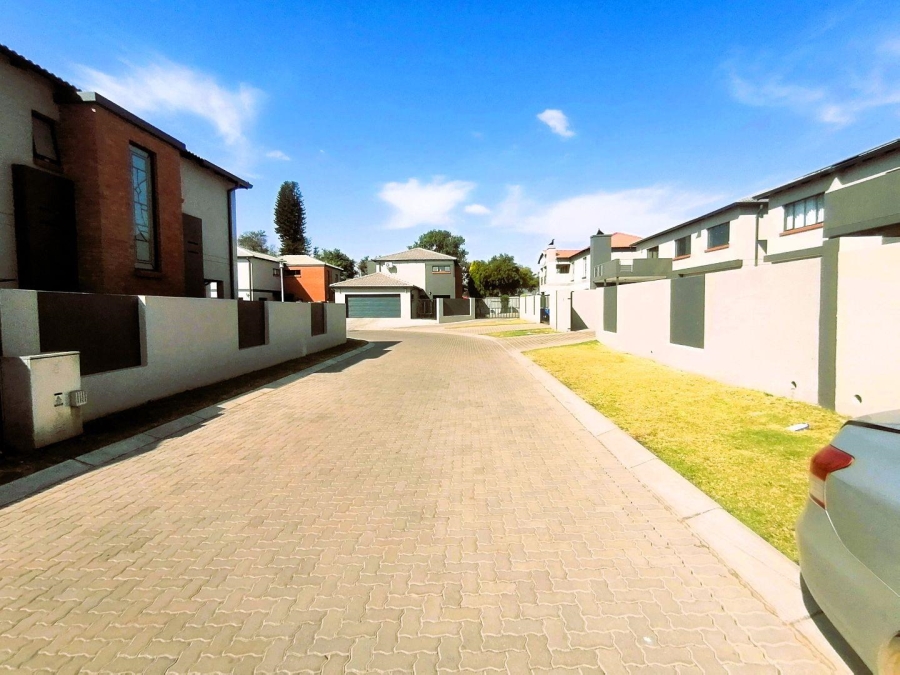 3 Bedroom Property for Sale in Sinoville Gauteng
