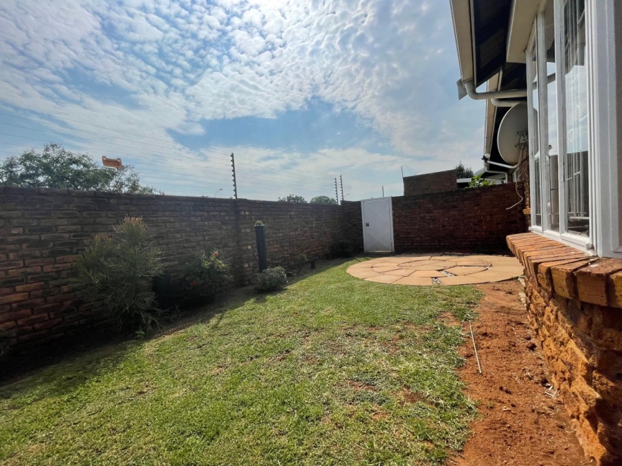 To Let 2 Bedroom Property for Rent in Norkem Park Gauteng