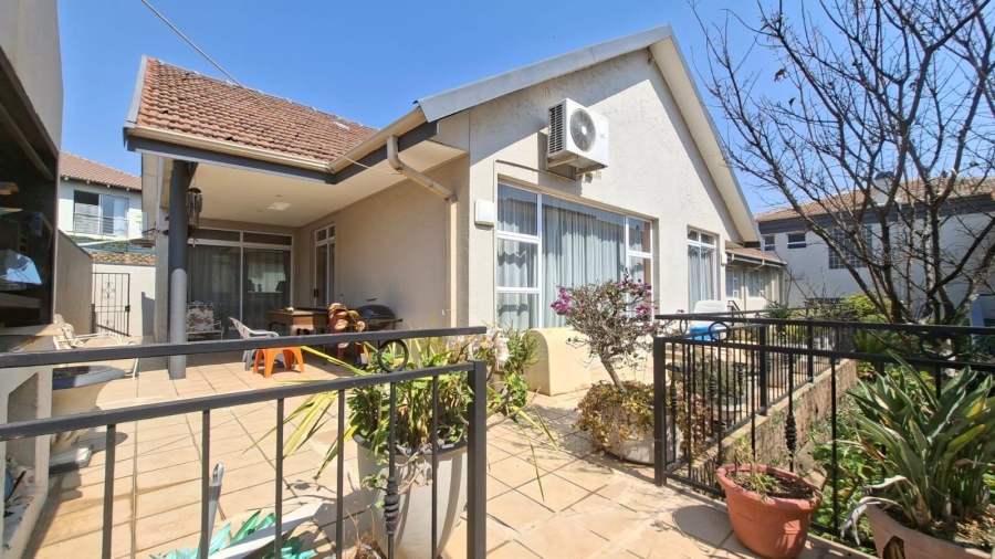 6 Bedroom Property for Sale in Glenhazel Gauteng