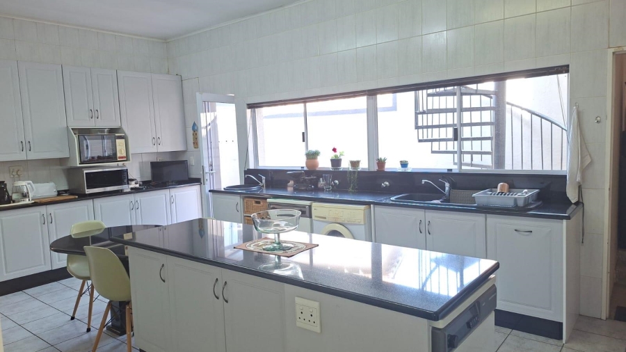 6 Bedroom Property for Sale in Glenhazel Gauteng