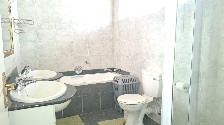 6 Bedroom Property for Sale in Glenhazel Gauteng