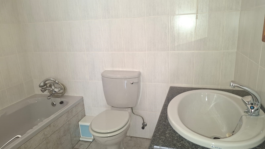 6 Bedroom Property for Sale in Glenhazel Gauteng