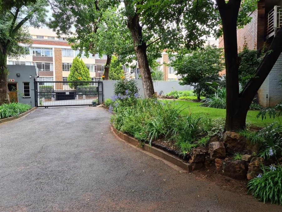 To Let 2 Bedroom Property for Rent in Illovo Gauteng