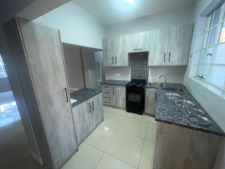 To Let 2 Bedroom Property for Rent in Illovo Gauteng