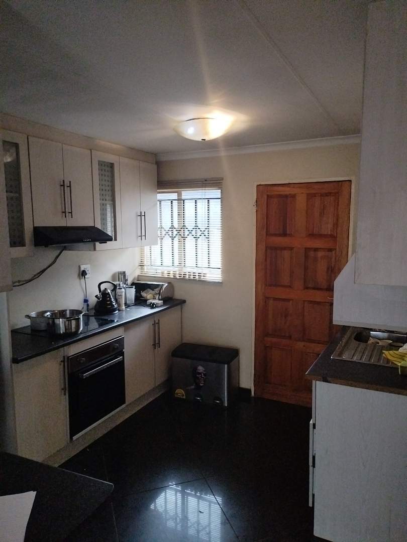 3 Bedroom Property for Sale in Crystal Park Gauteng