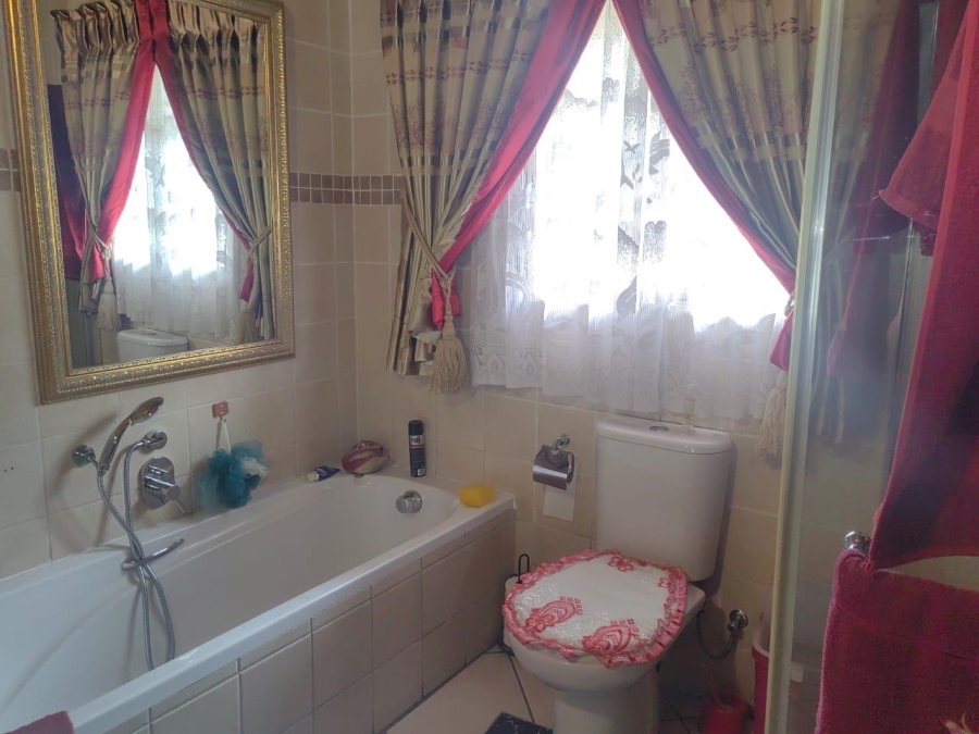 3 Bedroom Property for Sale in Lambton Gauteng