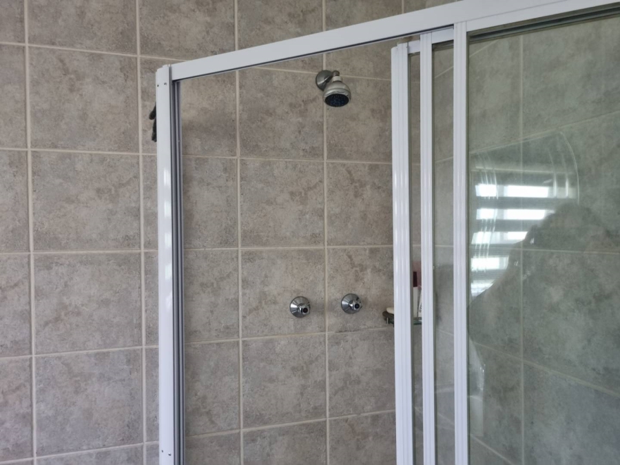 To Let 2 Bedroom Property for Rent in Glenvista Gauteng