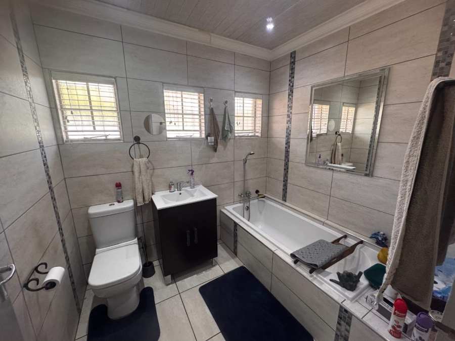 3 Bedroom Property for Sale in Verwoerdpark Gauteng