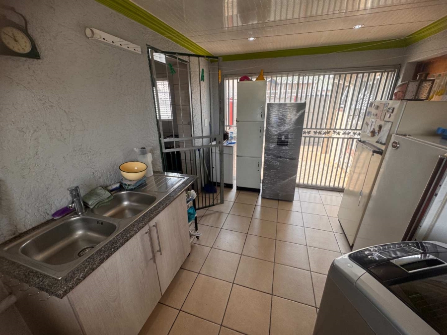 3 Bedroom Property for Sale in Verwoerdpark Gauteng
