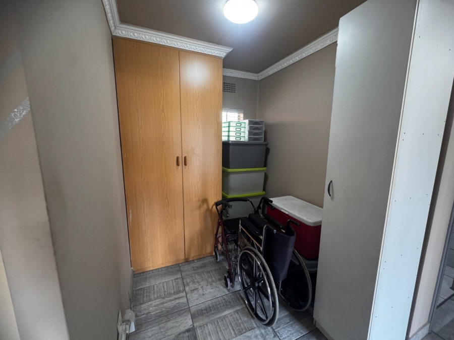 3 Bedroom Property for Sale in Verwoerdpark Gauteng
