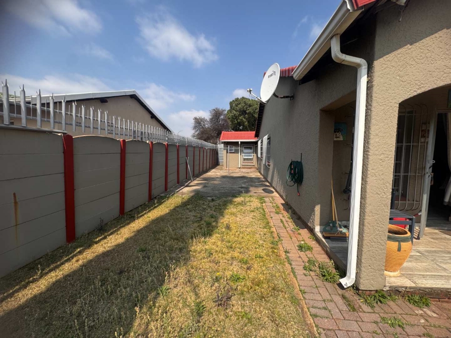 3 Bedroom Property for Sale in Verwoerdpark Gauteng