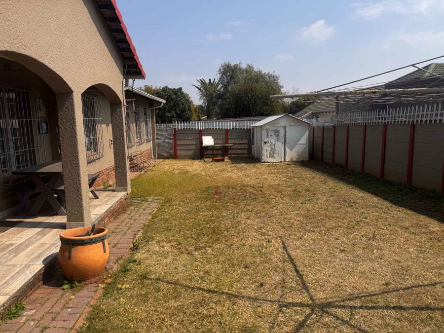 3 Bedroom Property for Sale in Verwoerdpark Gauteng