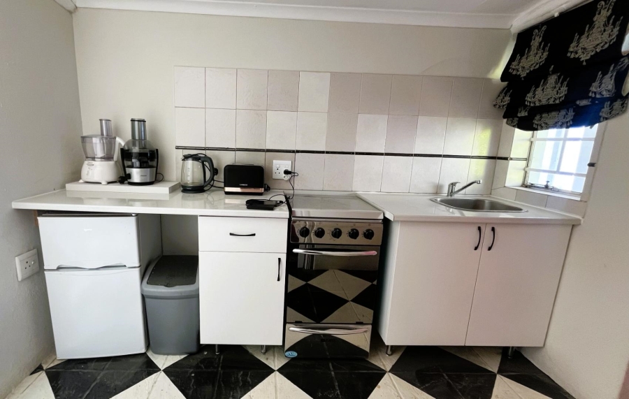 To Let 1 Bedroom Property for Rent in Blairgowrie Gauteng