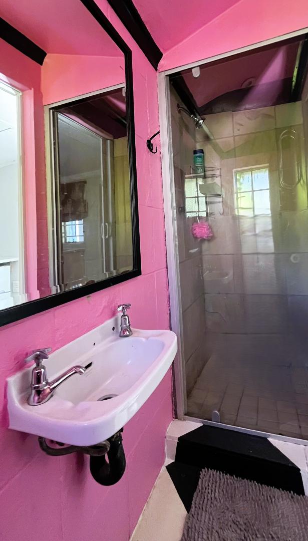 To Let 1 Bedroom Property for Rent in Blairgowrie Gauteng