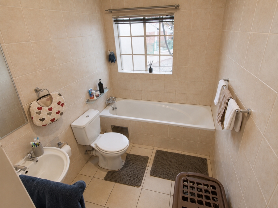 3 Bedroom Property for Sale in La Montagne Gauteng