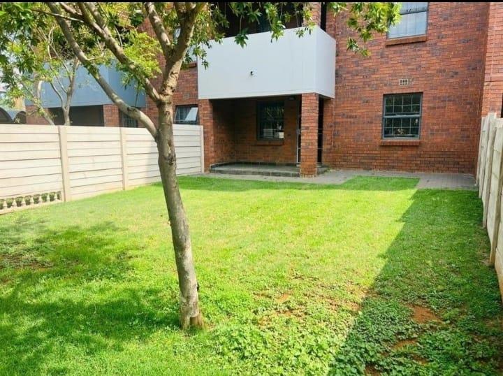 2 Bedroom Property for Sale in Montana Tuine Gauteng