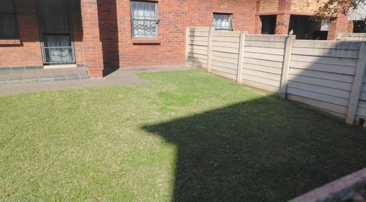 2 Bedroom Property for Sale in Montana Tuine Gauteng