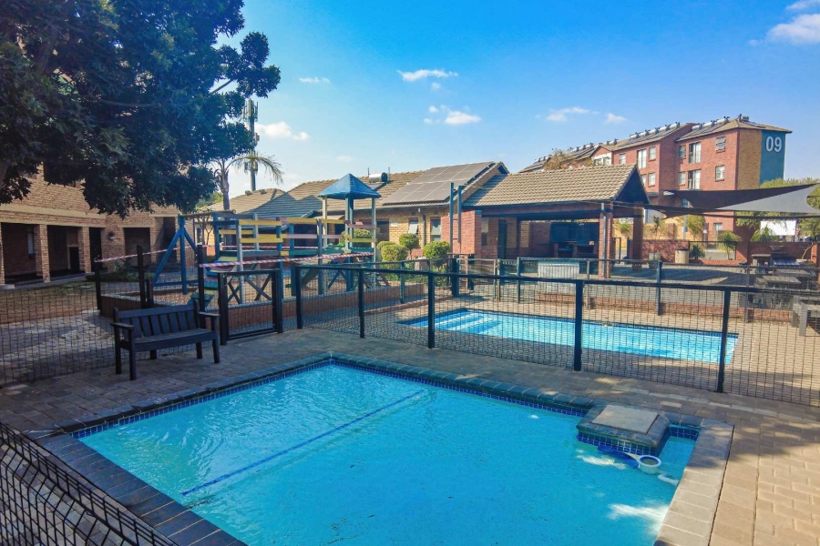 2 Bedroom Property for Sale in Montana Tuine Gauteng