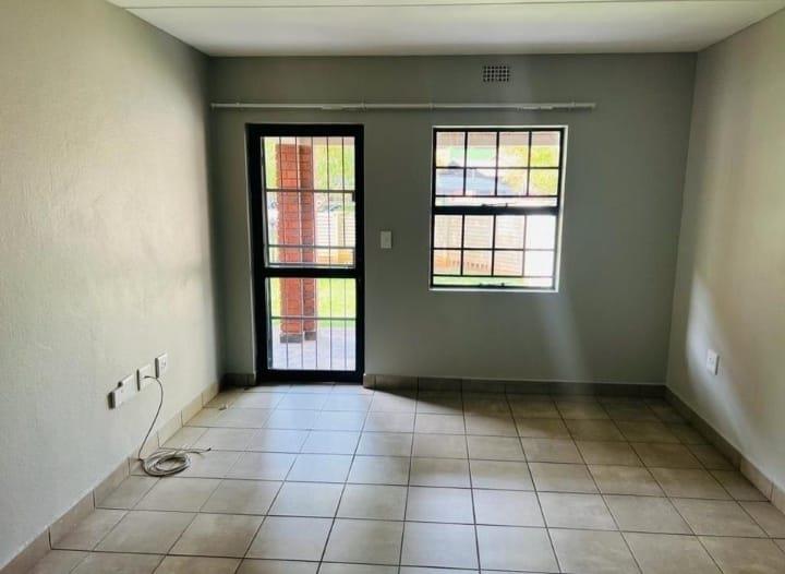 2 Bedroom Property for Sale in Montana Tuine Gauteng