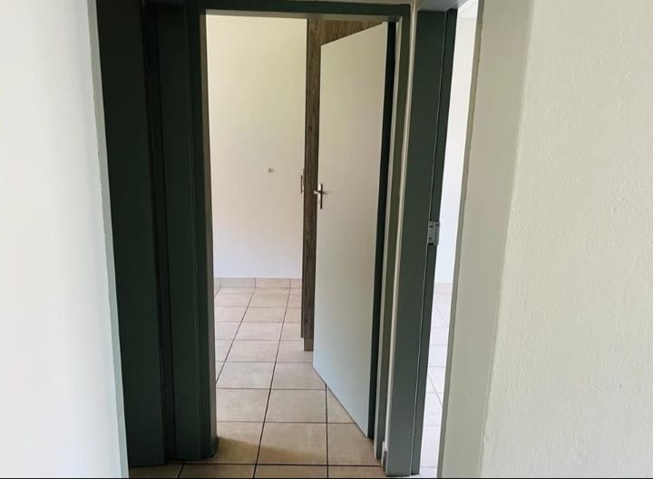 2 Bedroom Property for Sale in Montana Tuine Gauteng