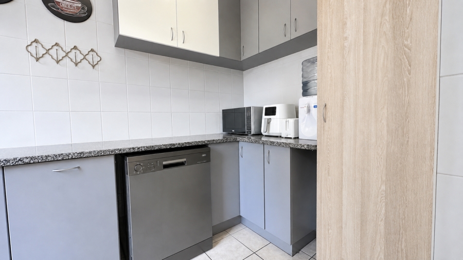 3 Bedroom Property for Sale in New Redruth Gauteng