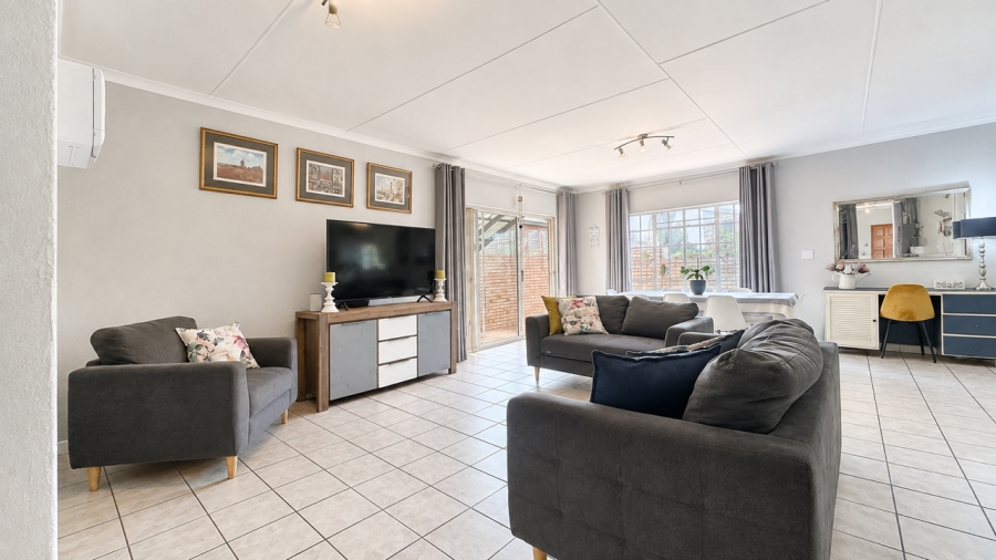 3 Bedroom Property for Sale in New Redruth Gauteng
