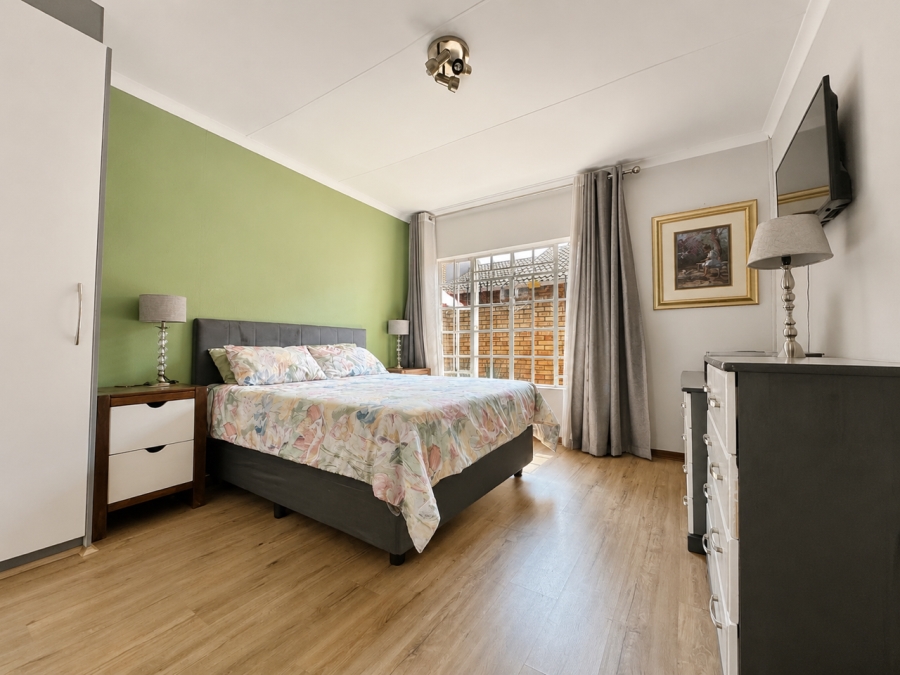 3 Bedroom Property for Sale in New Redruth Gauteng