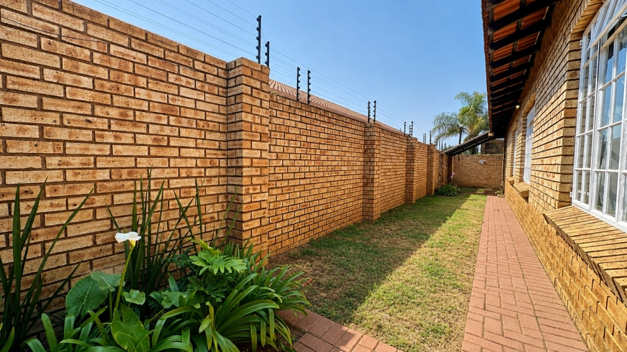 3 Bedroom Property for Sale in New Redruth Gauteng