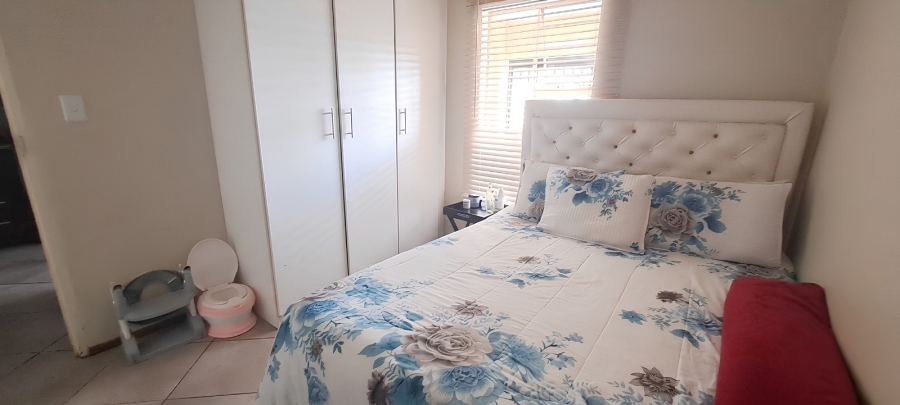 2 Bedroom Property for Sale in Albertsdal Gauteng