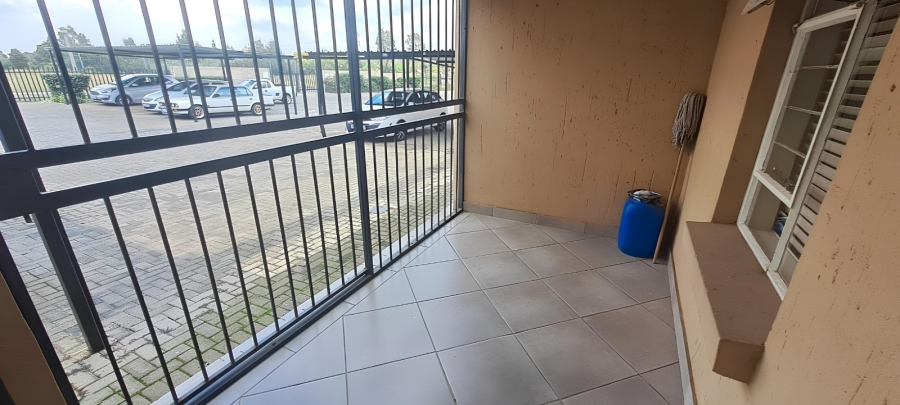 2 Bedroom Property for Sale in Albertsdal Gauteng