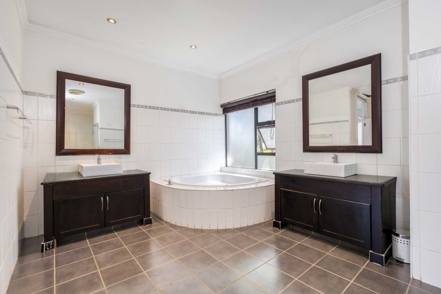 4 Bedroom Property for Sale in Dainfern Valley Gauteng