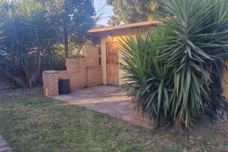 6 Bedroom Property for Sale in Bardene Gauteng