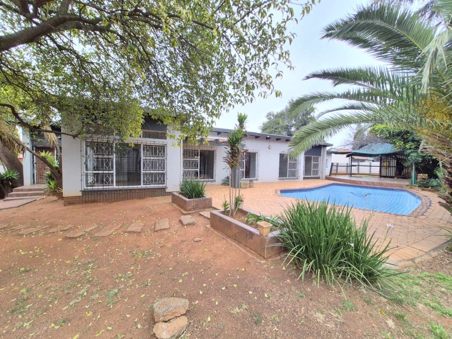 4 Bedroom Property for Sale in Birchleigh Gauteng