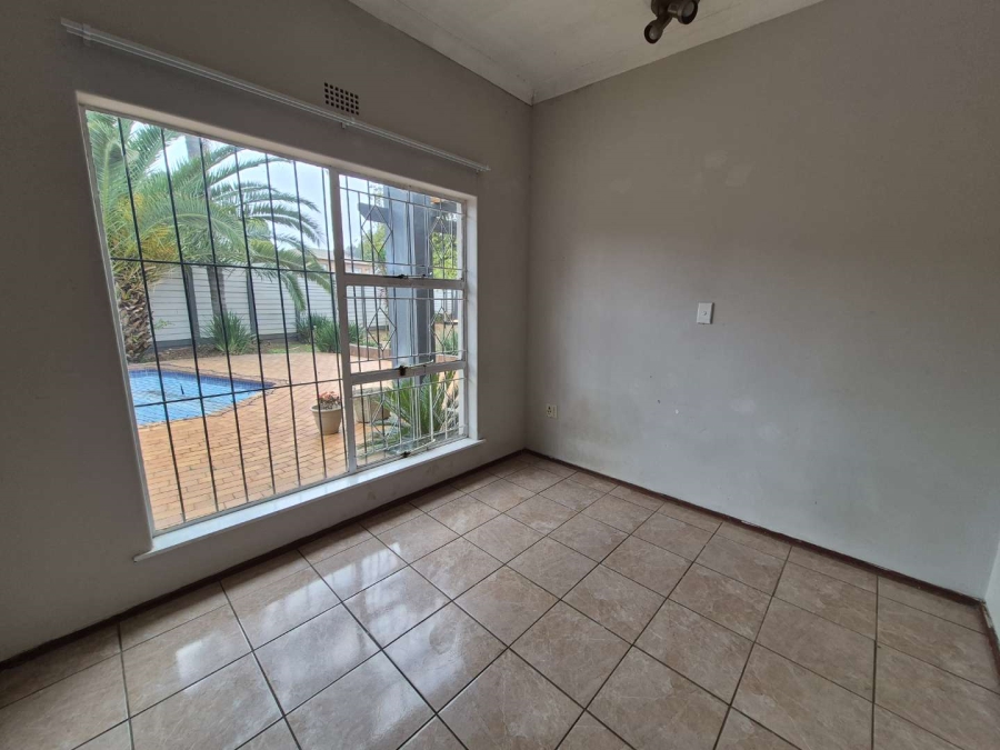4 Bedroom Property for Sale in Birchleigh Gauteng