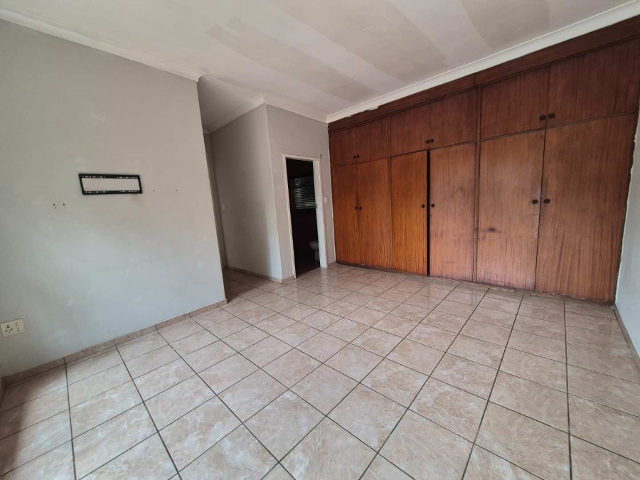 4 Bedroom Property for Sale in Birchleigh Gauteng