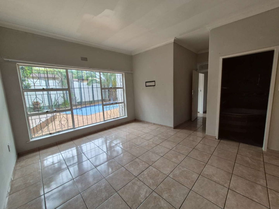 4 Bedroom Property for Sale in Birchleigh Gauteng