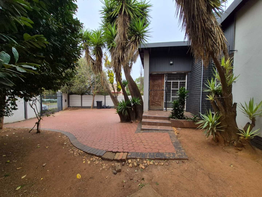 4 Bedroom Property for Sale in Birchleigh Gauteng