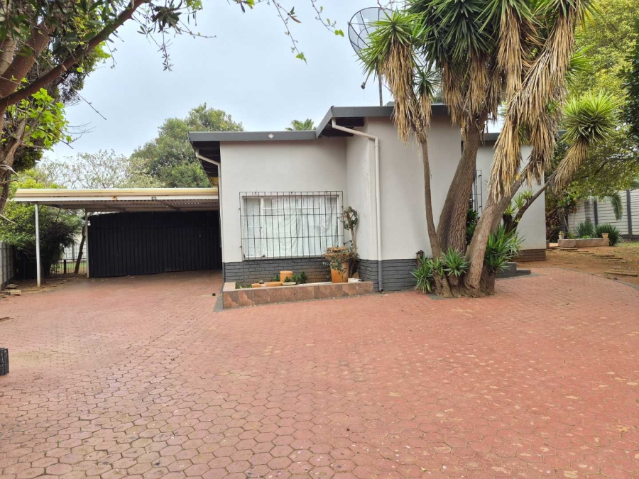 4 Bedroom Property for Sale in Birchleigh Gauteng