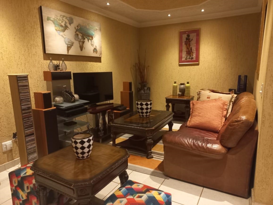 3 Bedroom Property for Sale in Meredale Gauteng