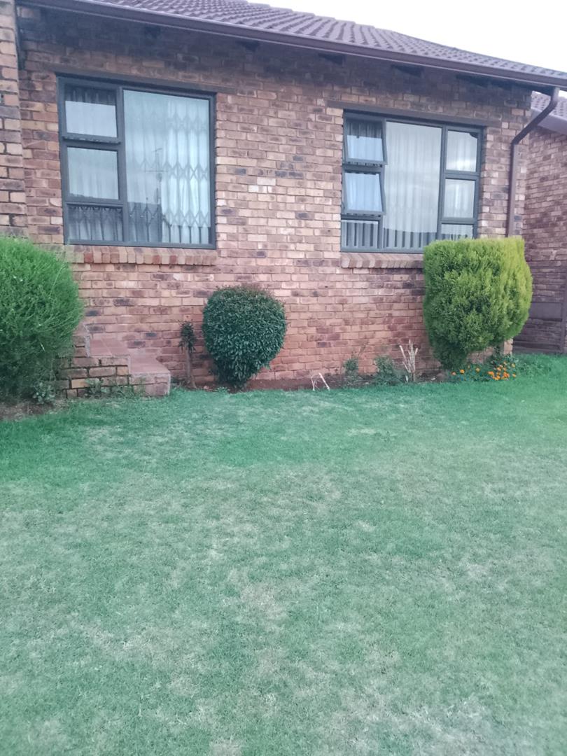 3 Bedroom Property for Sale in Meredale Gauteng
