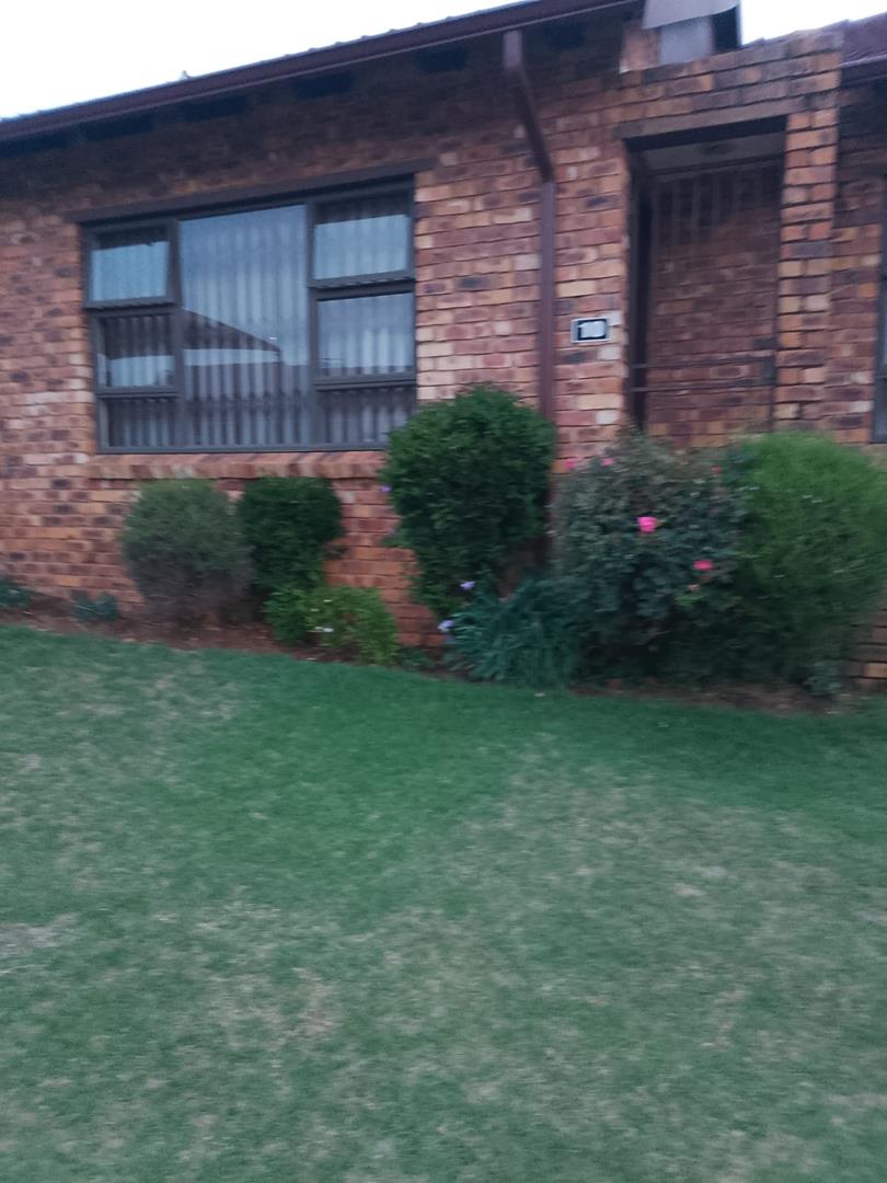 3 Bedroom Property for Sale in Meredale Gauteng