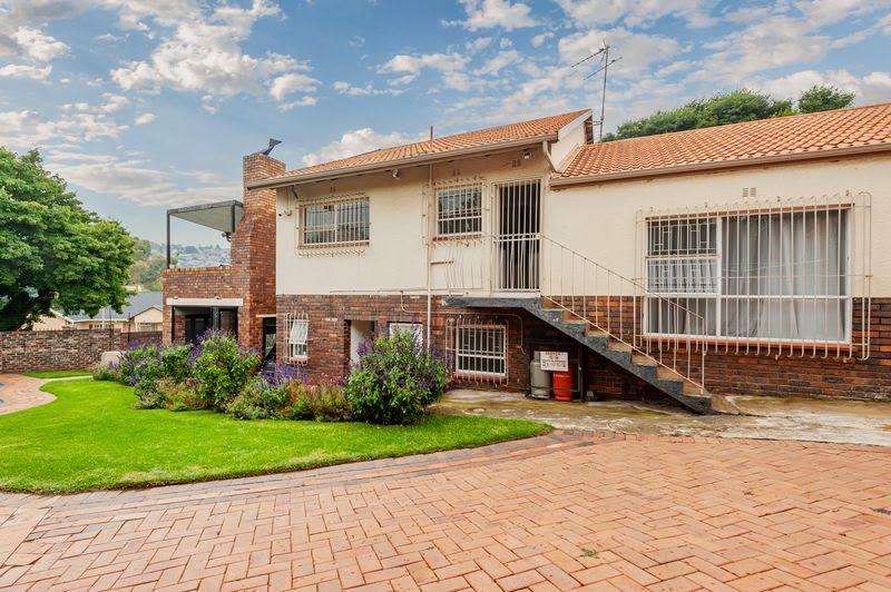 4 Bedroom Property for Sale in Oakdene Gauteng