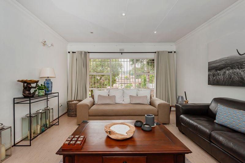 4 Bedroom Property for Sale in Oakdene Gauteng