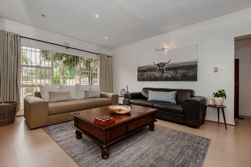 4 Bedroom Property for Sale in Oakdene Gauteng