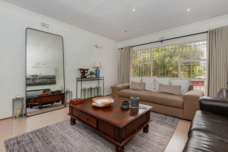 4 Bedroom Property for Sale in Oakdene Gauteng