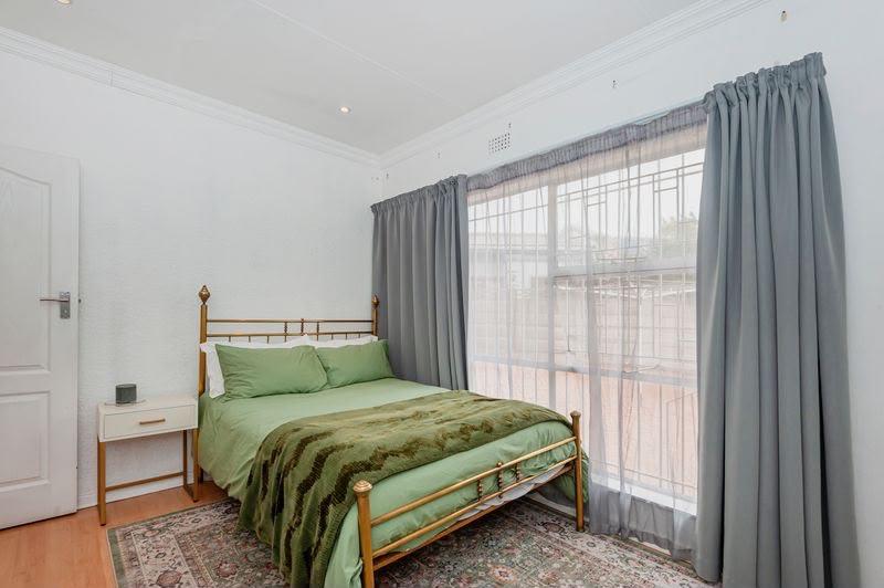 4 Bedroom Property for Sale in Oakdene Gauteng