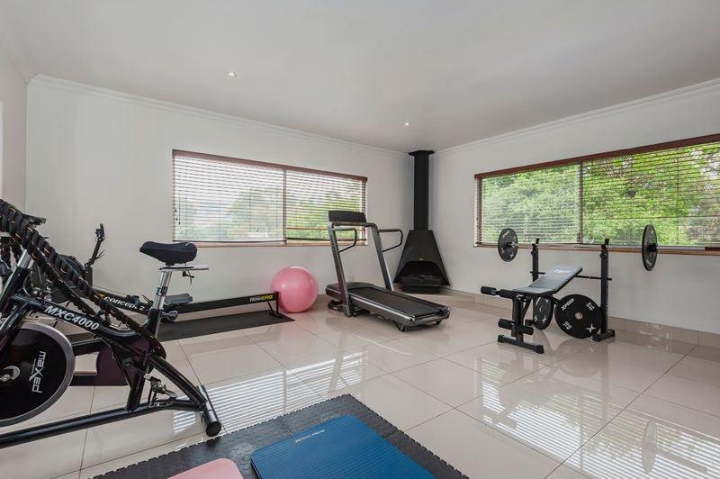 4 Bedroom Property for Sale in Oakdene Gauteng
