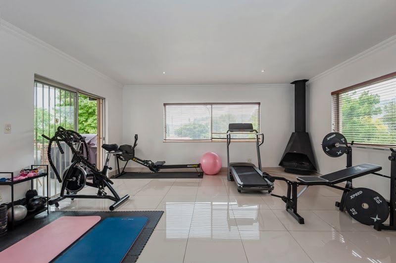 4 Bedroom Property for Sale in Oakdene Gauteng