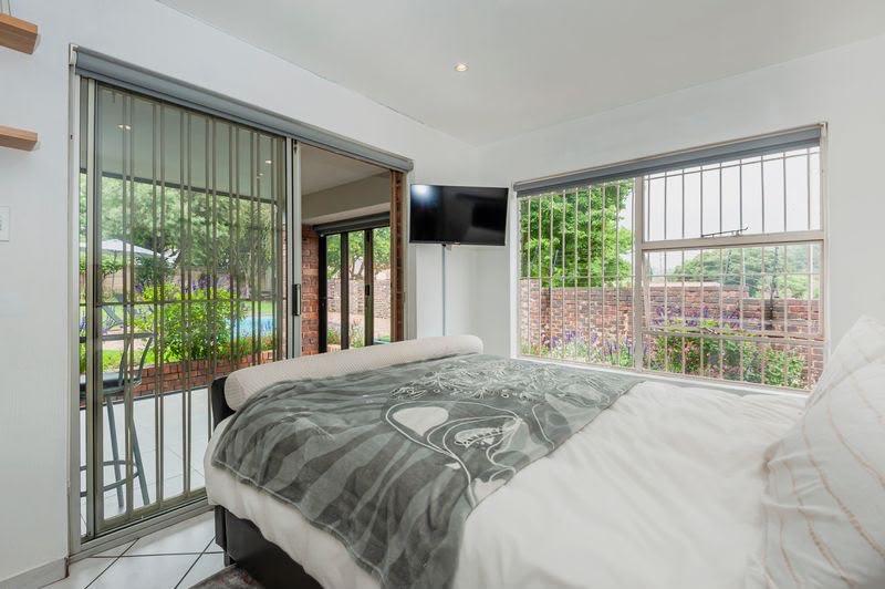 4 Bedroom Property for Sale in Oakdene Gauteng